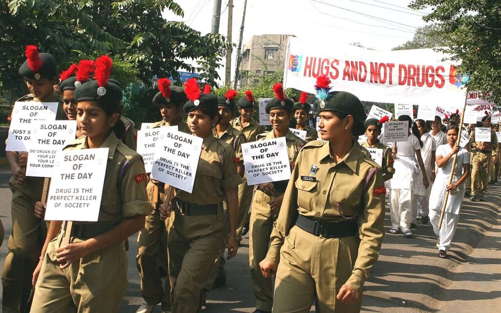 Rewa police held rally under ‘Nashe Se Doori Hai Zaroori’ anti-drug campaign