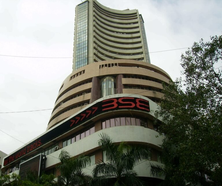 Sensex Ends 252 Points Lower, Nifty at 22,623, as Crude Oil and Foreign Selling Weigh