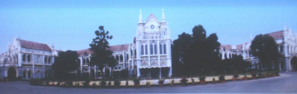 MP High Court Tells State Bar Council to Frame Minimum Stipend Rules for Junior Lawyers