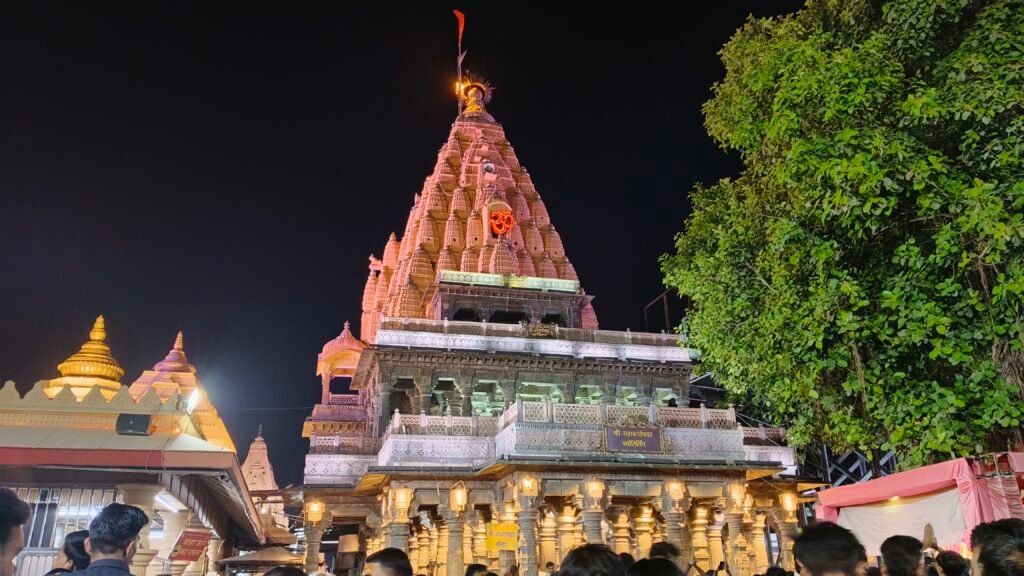 उज्जैन की भस्म आरती में पंचमी पर बाबा महाकाल का विशेष शृंगार; मंदिर की संशोधित समय-सारणी जारी