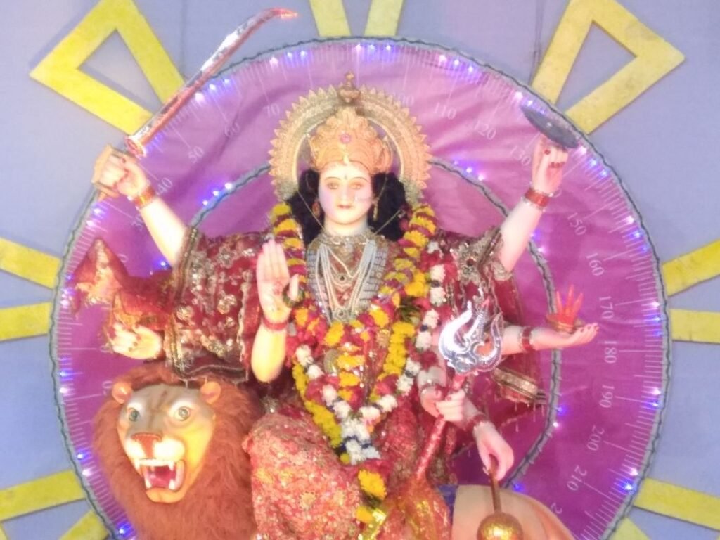 भोपाल के दुर्गा पंडालों में इस नवरात्र कैंची धाम, सोमनाथ और नागेश्वर मंदिर की प्रतिकृतियाँ