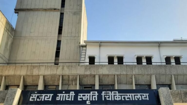 Rewa: Video Shows Scuffle Outside Dressing Room at Gandhi Memorial Hospital