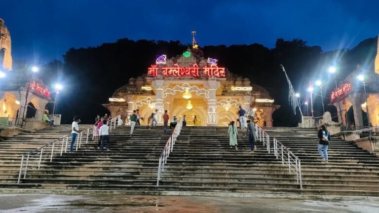 Dongargarh: Maa Bamleshwari Temple Gets ₹15 Lakh Brass Lion, QR Codes on Stairs Ahead of Navratri