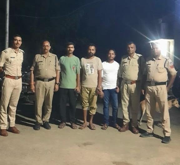 रायपुर कर्चुलियान पुलिस ने यूपी से रीवा पहुँची नशे की खेप होंडा कार दो आरोपियो के साथ पकड़ा।