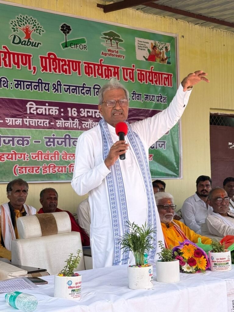Guests and farmers at the Sanjeevani Trust plantation programme in Sonauri