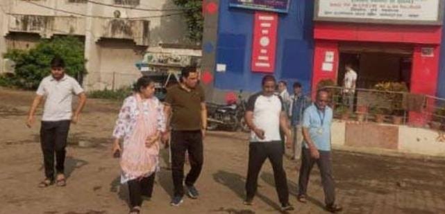 Photo accompanying the report: sanitation inspection in Singrauli