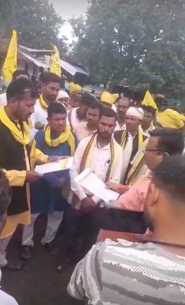 गोंडवाना गणतंत्र पार्टी युवा मोर्चा के तत्वाधान में जयसिंहनगर ने कलेक्टर के नाम ज्ञापन सौंपा;