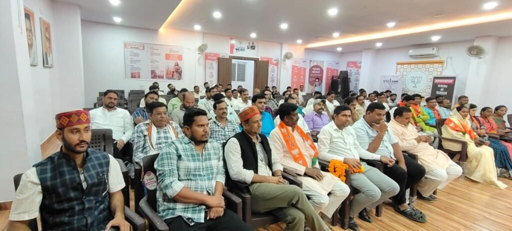 Newly appointed Shahdol BJP district office-bearers felicitated at the party office