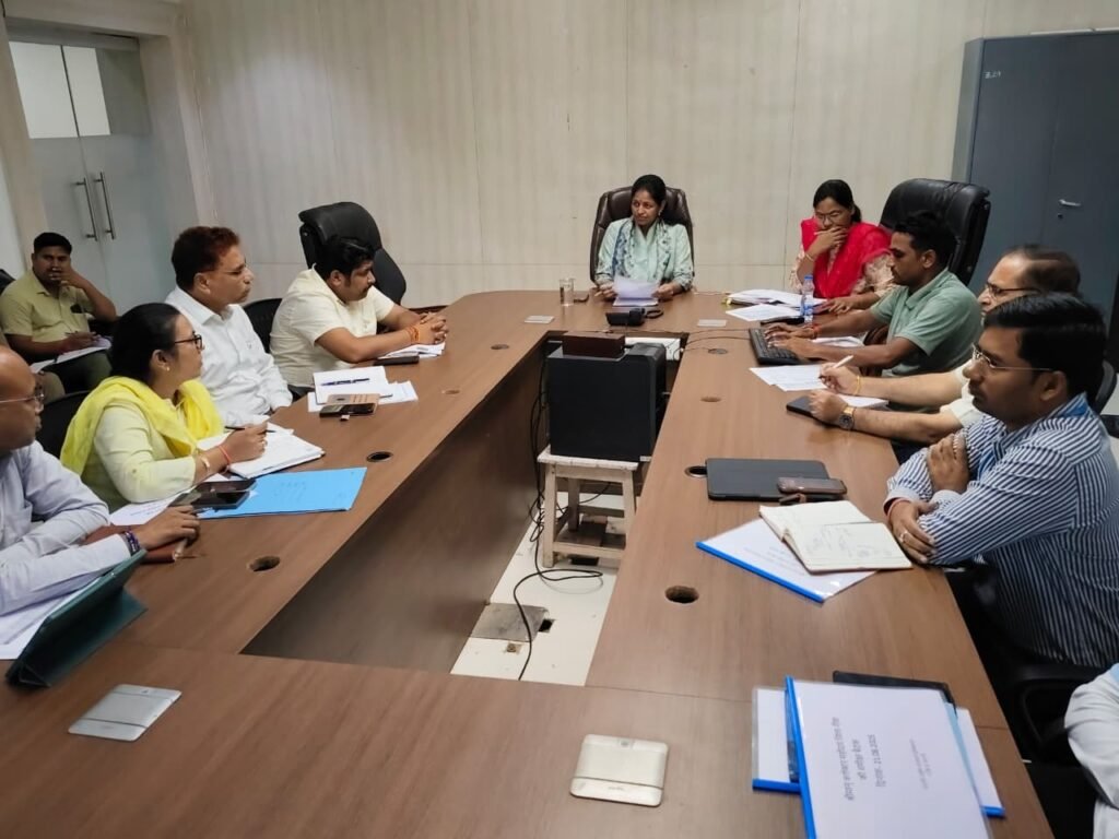 Road safety review meeting in the Bansagar Auditorium of the Rewa Collectorate