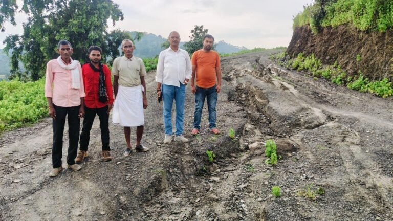 Villagers alleged Rs 25 lakh scam in Dhonga panchayat, Deosar, by showing old road as new