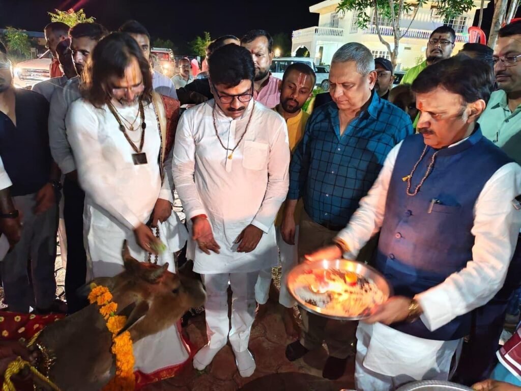 उप मुख्यमंत्री श्री शुक्ल बसामन मामा गौवंश वन्य विहार में श्रीकृष्ण जन्मोत्सव एवं गौ कथा कार्यक्रम में हुए शामिल